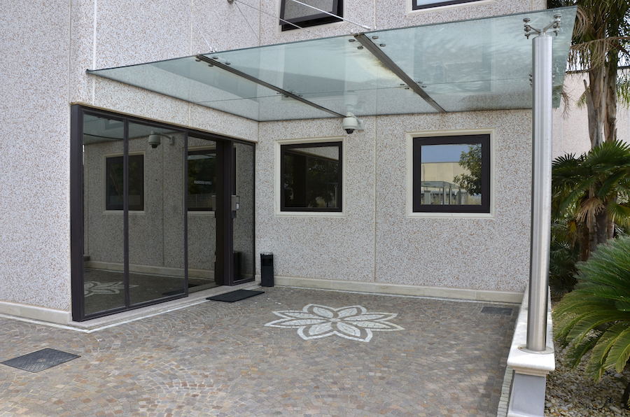 Ingresso e passerella in vetro e acciaio ma.co. s.a.s. di ... Coperture vetro per esterni